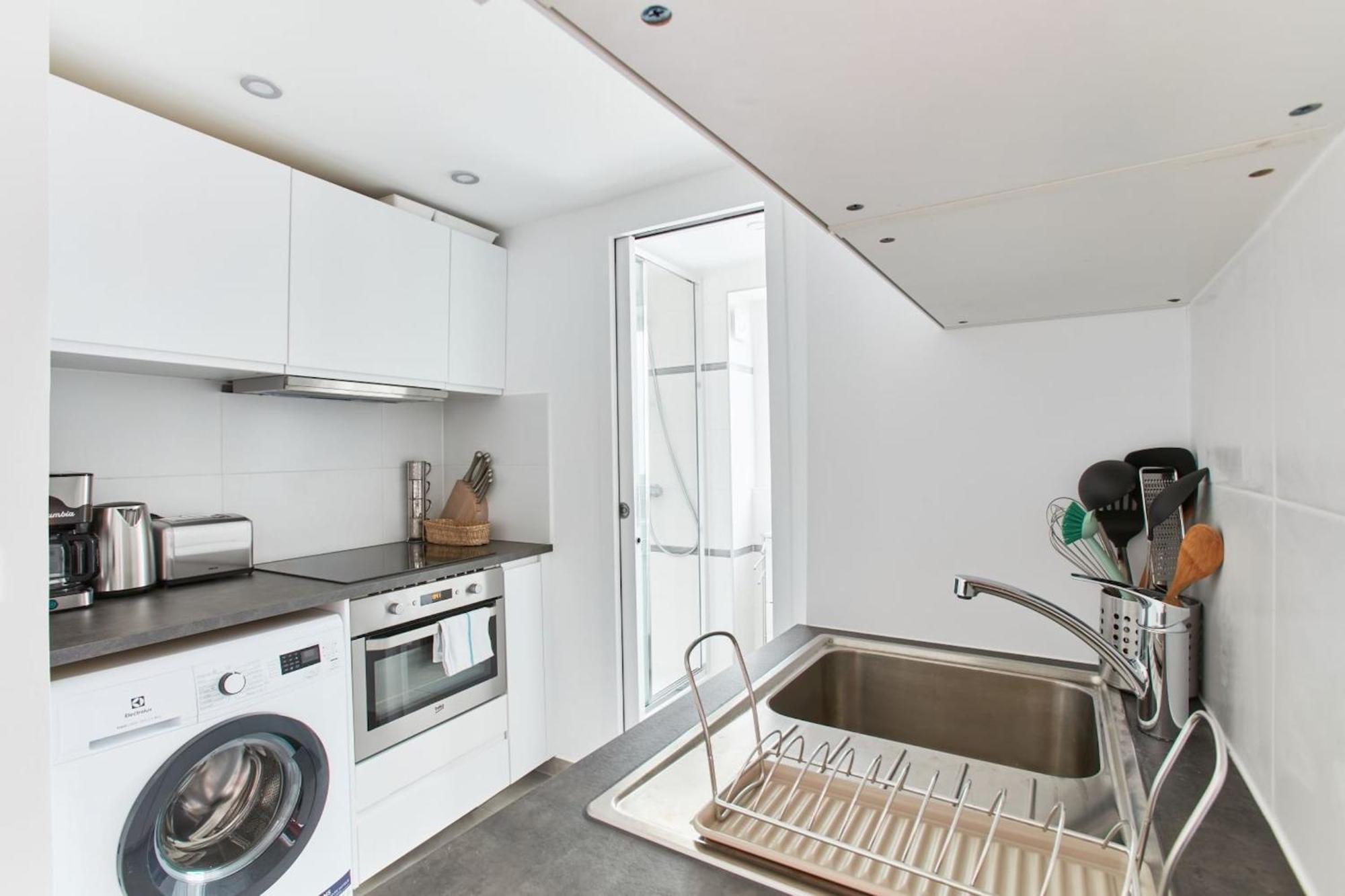 Montmartre & Sacre-Coeur Basilica - 1Br - Cityapartmentstay Париж Экстерьер фото