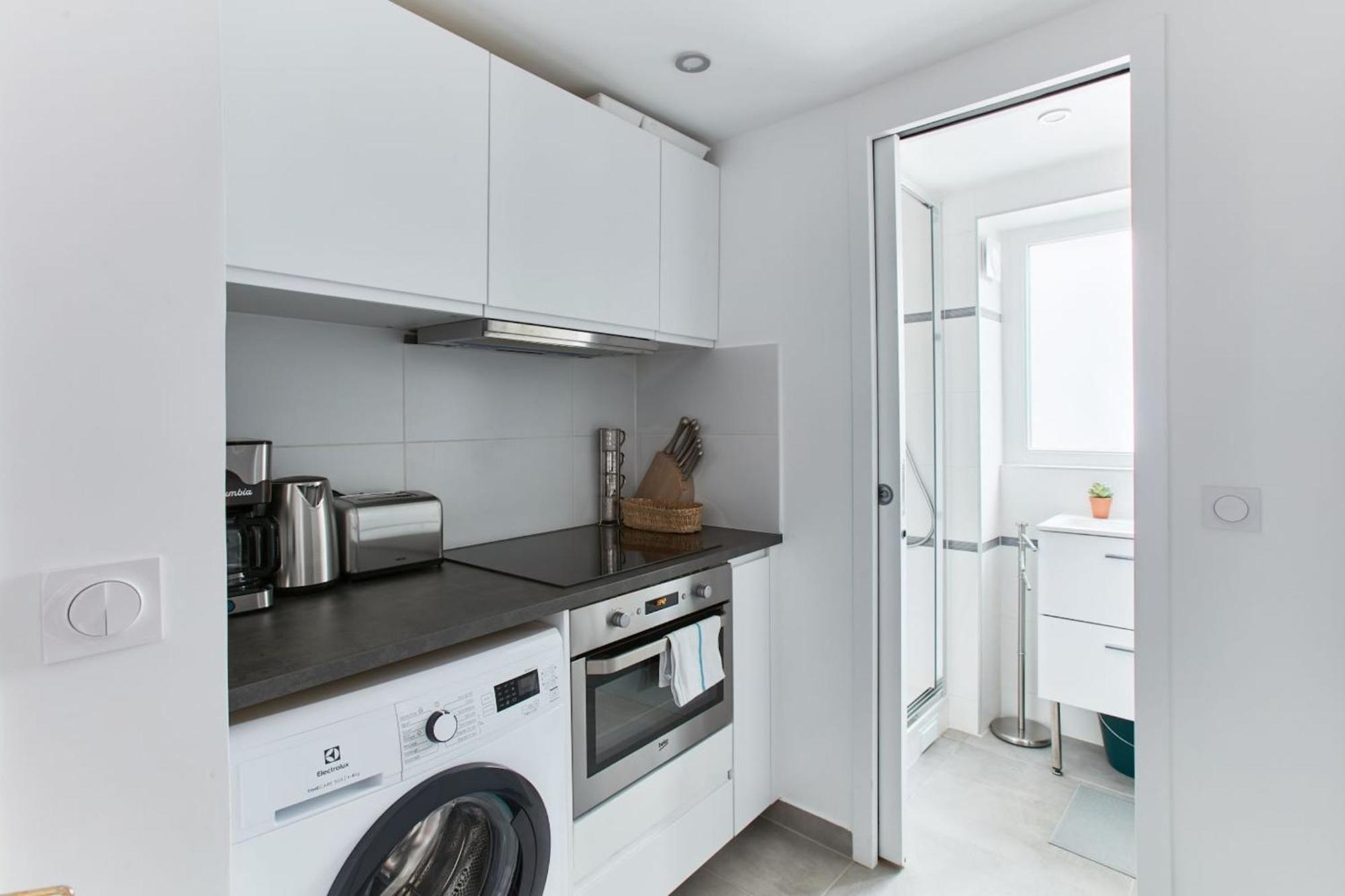 Montmartre & Sacre-Coeur Basilica - 1Br - Cityapartmentstay Париж Экстерьер фото